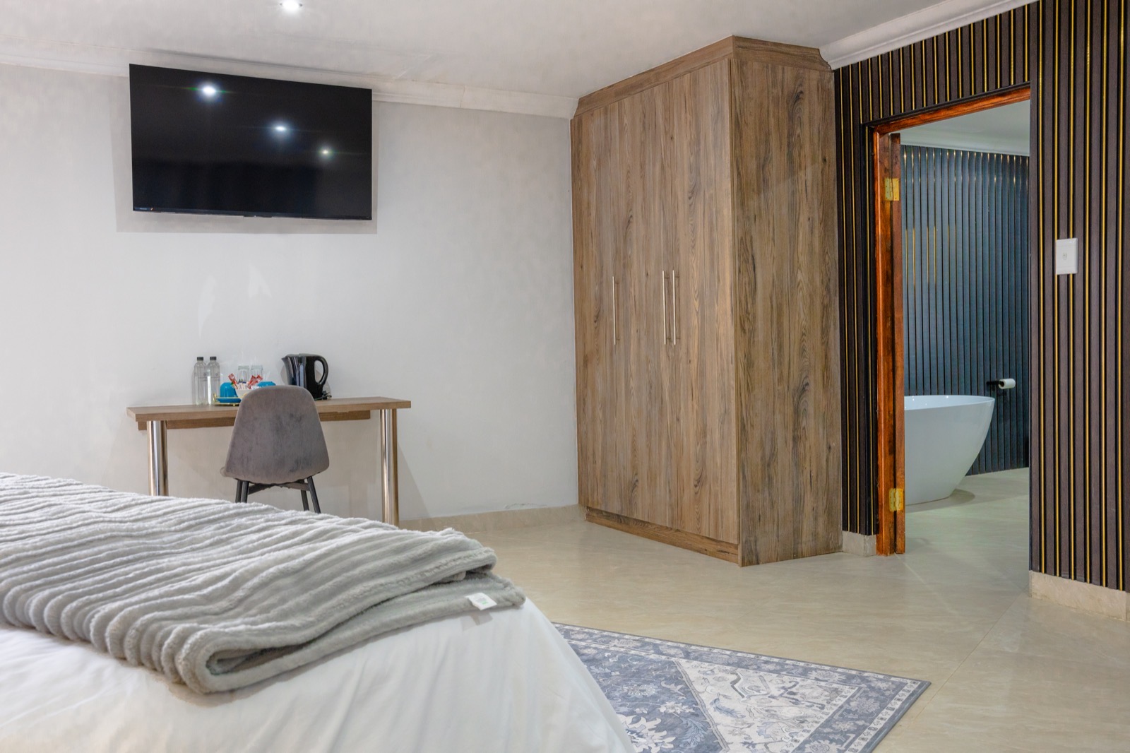 Real Estate Photo 77